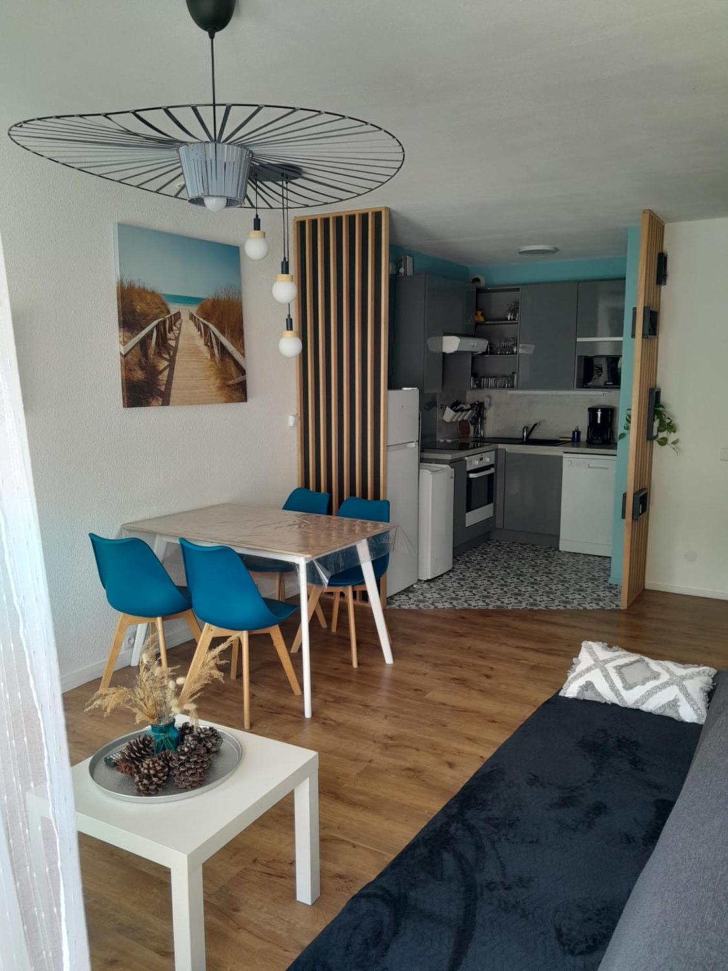 Joli 2 Pieces Sur Le Port Avec Piscine, Terrasse, Parking Apartment Капбретон Екстериор снимка