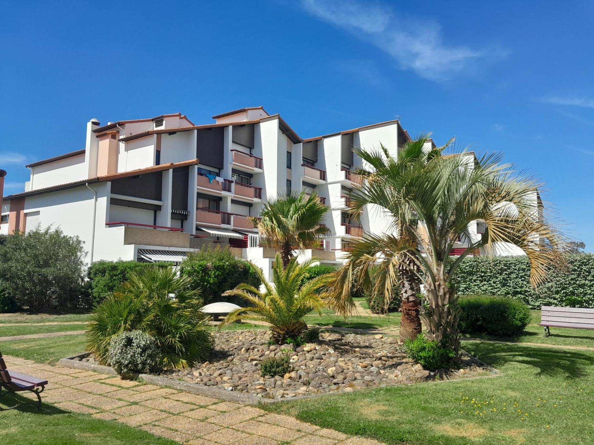 Joli 2 Pieces Sur Le Port Avec Piscine, Terrasse, Parking Apartment Капбретон Екстериор снимка